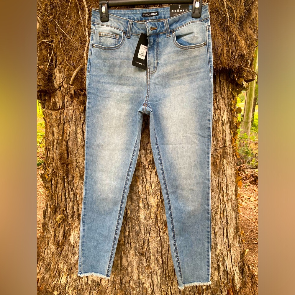 Fashion Nova Ankle Jeans